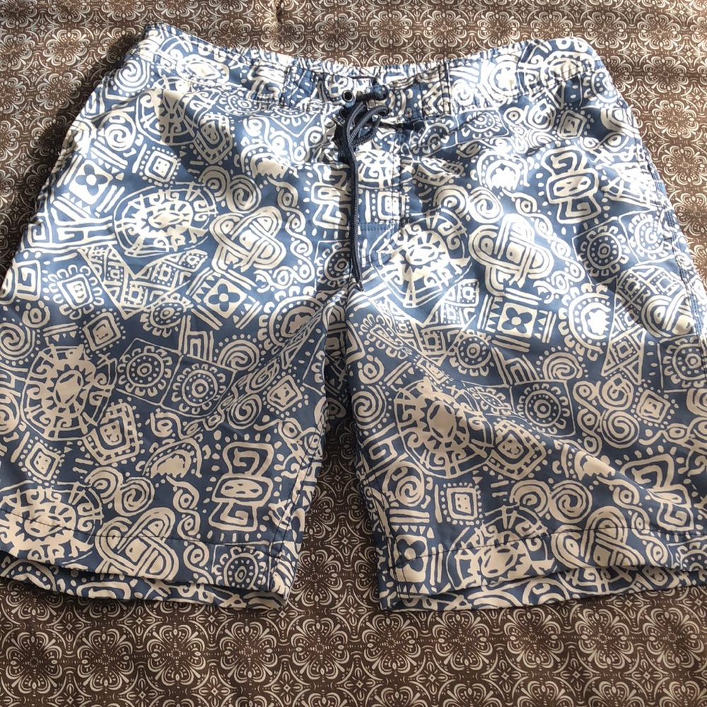 Gap blue and white swim trunks sz L